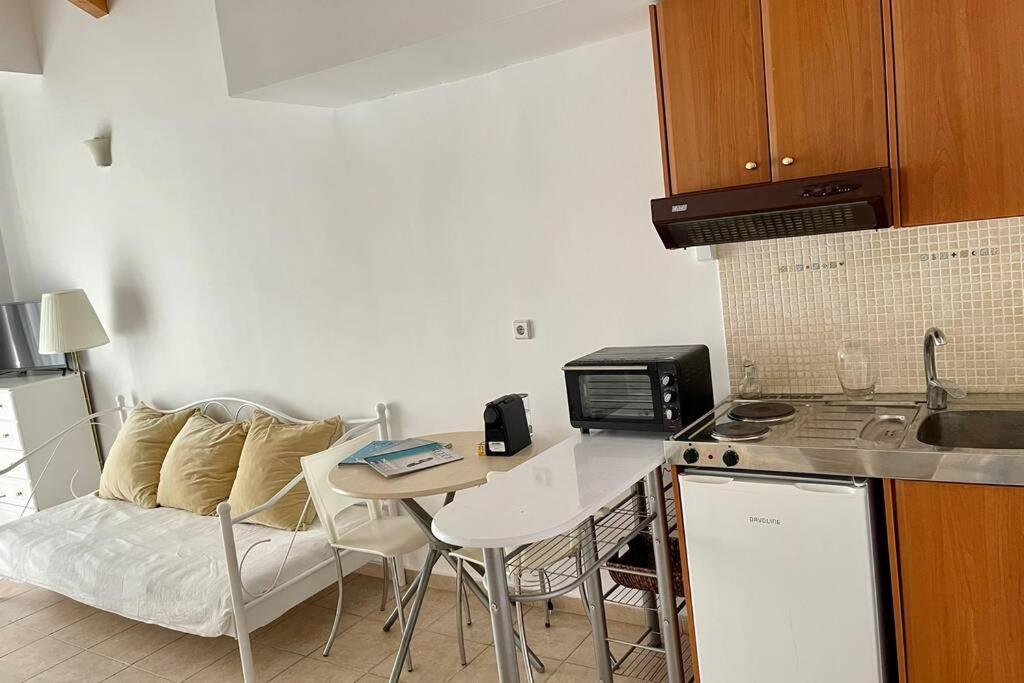 Studio Stay White Room Kalamata Eksteriør billede